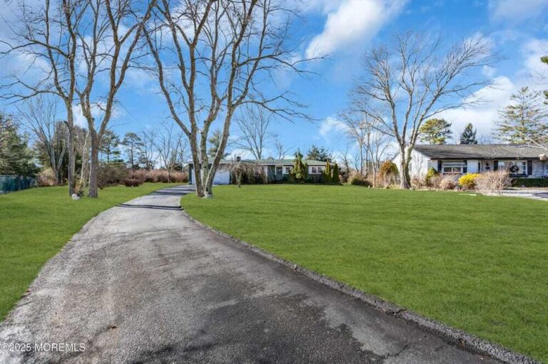 19 Meadow Point Drive, Brick, NJ