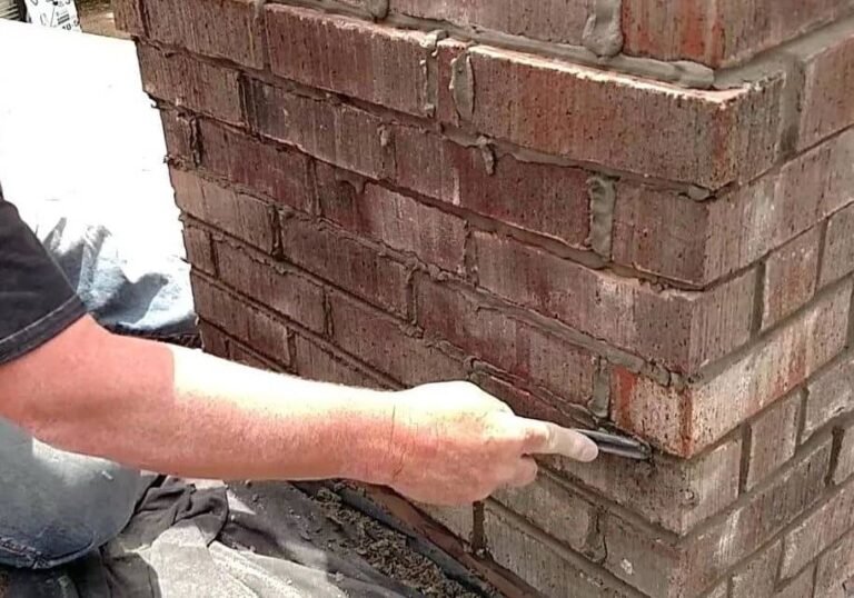 tuck pointing brick